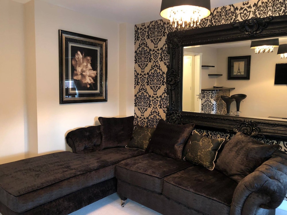 Room, 2 Bedrooms