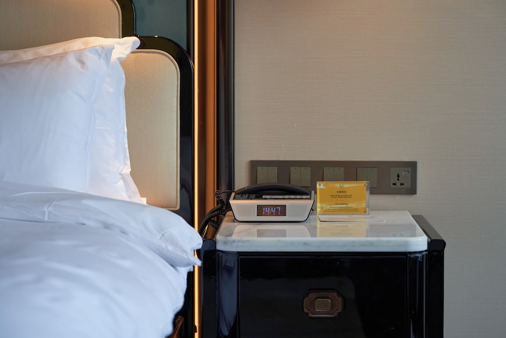 Standard Room, 1 King Bed - Photo 2