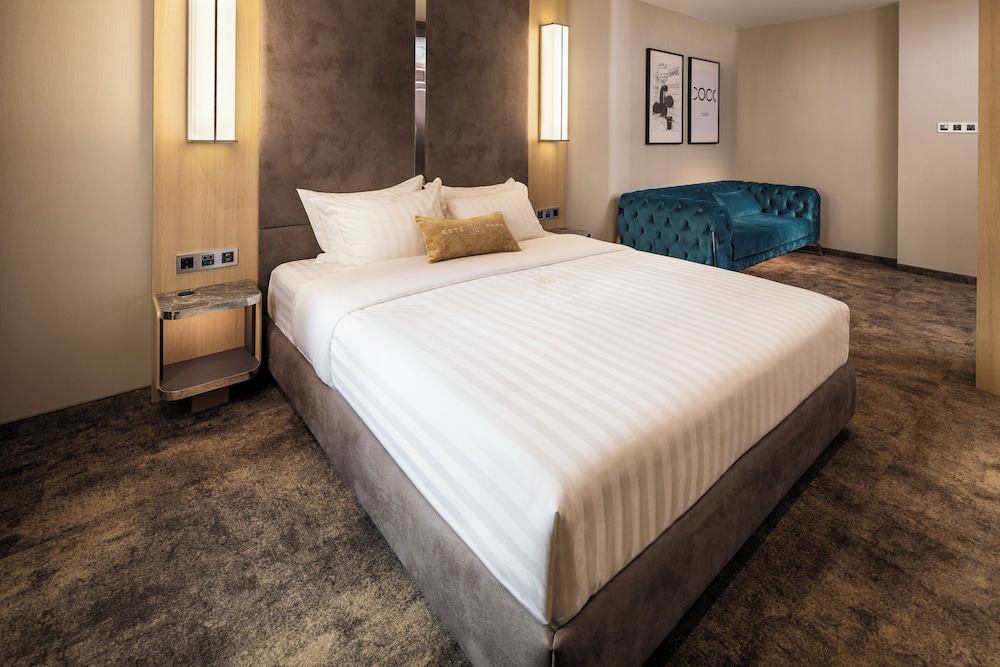 Deluxe Double Room, Balcony - Photo 1