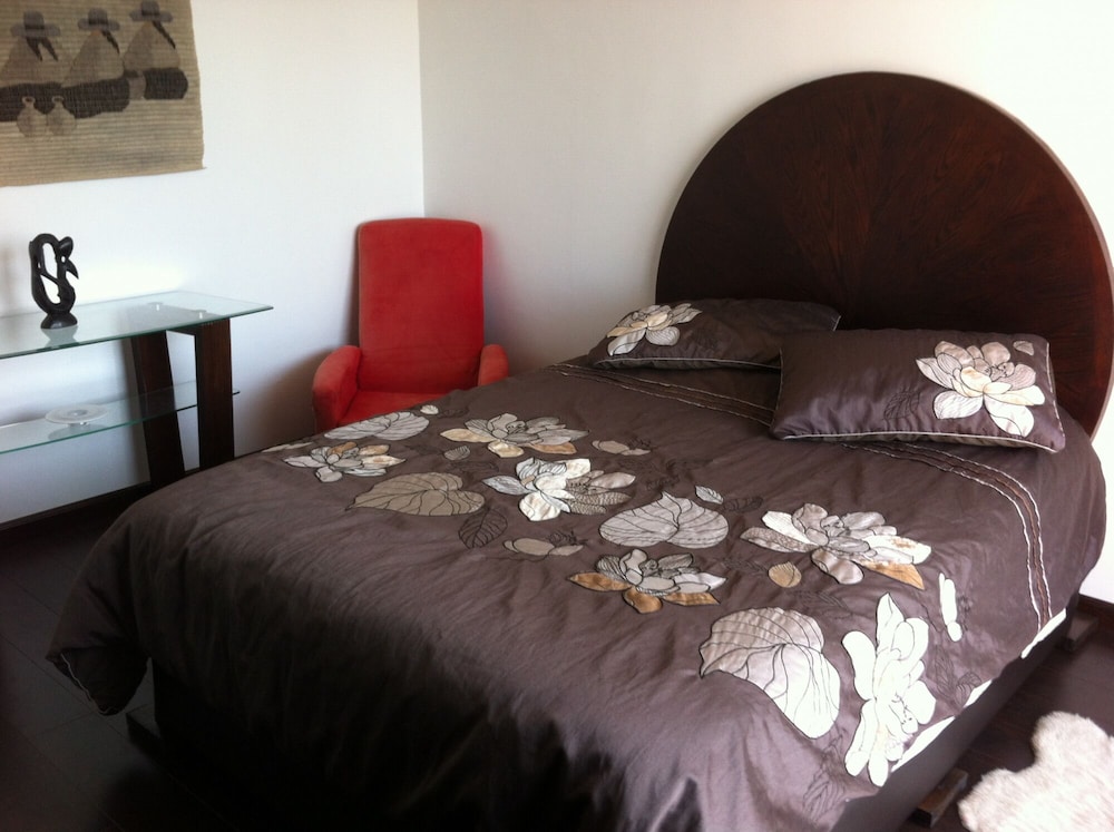 Family House, Multiple Beds, 2 Bathrooms, Beachside (Beautiful furnished house) photo 2