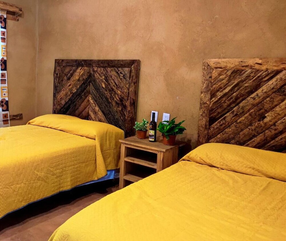 Deluxe Cabin, 2 Queen Beds, Garden View photo 1