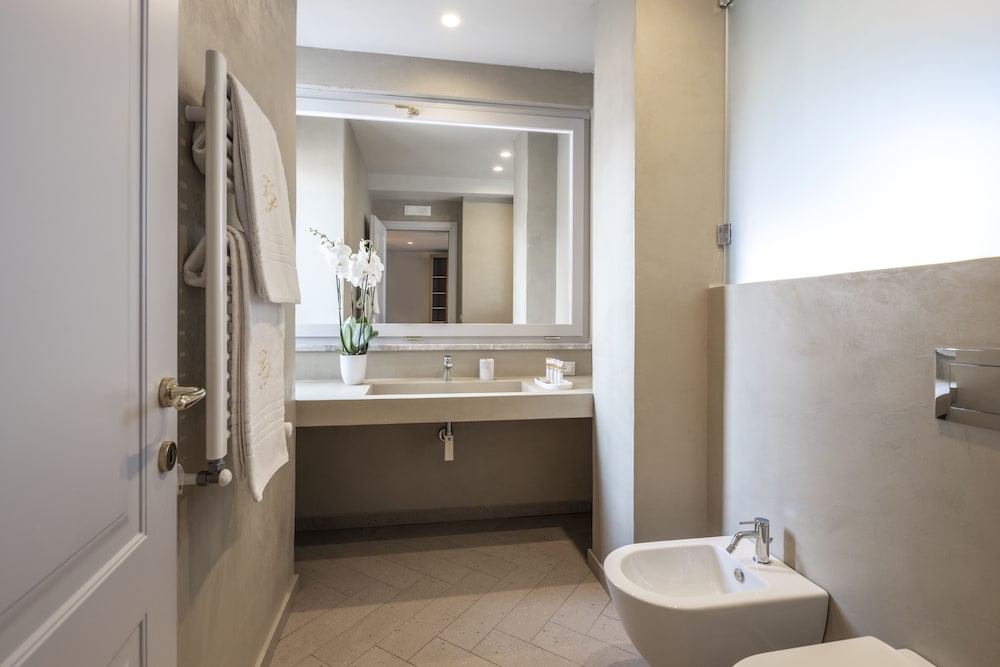 Luxury Room, 1 Bedroom, Private Pool, City View - Photo 4