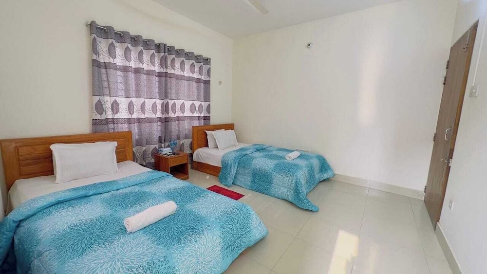 Deluxe Quadruple Room, Balcony, City View photo 1