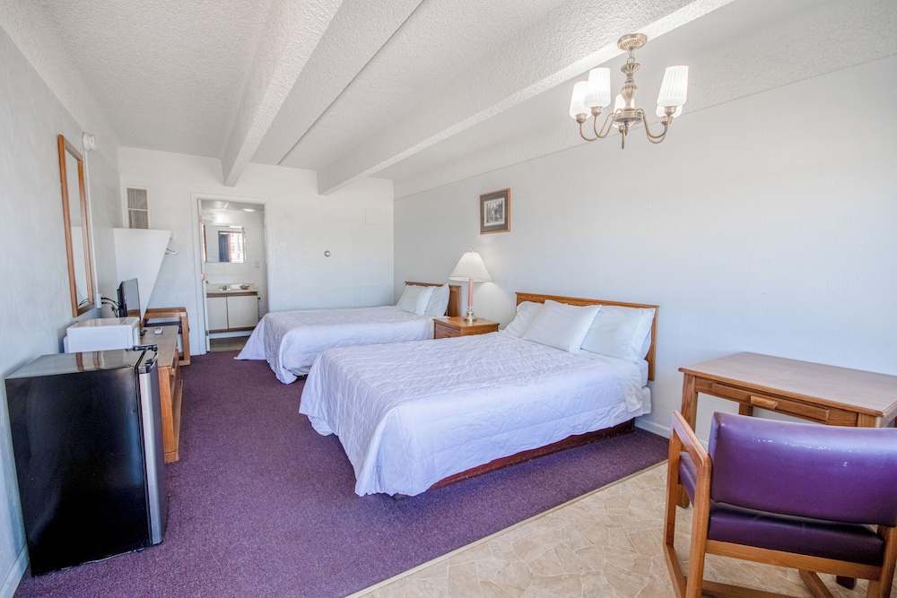 Room, 2 Queen Beds, Non Smoking