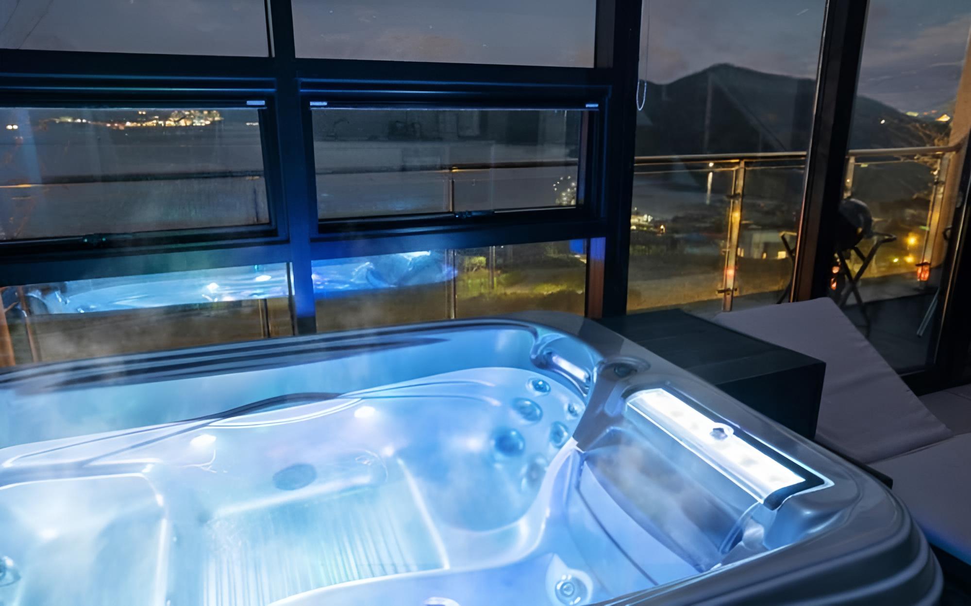 Room (Funny C (Duplex Jet Spa)) photo 3