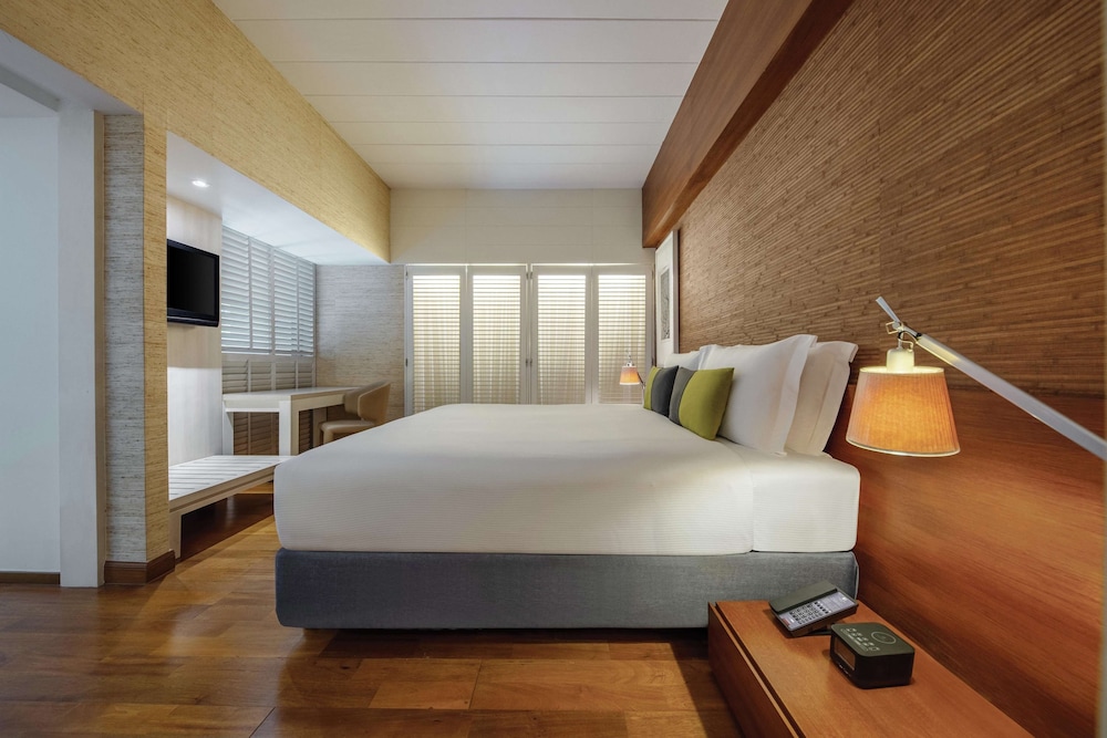 Premium Suite, 1 Bedroom, Pool Access photo 2