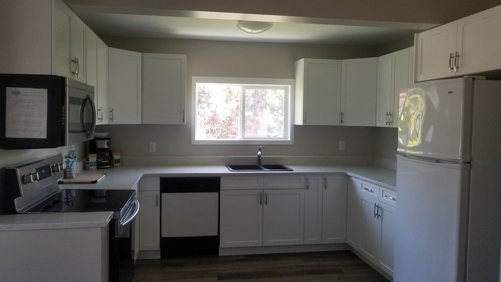 3 Bedroom House photo 3