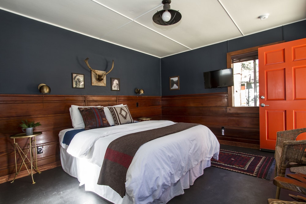 Studio, 1 Queen Bed photo 3