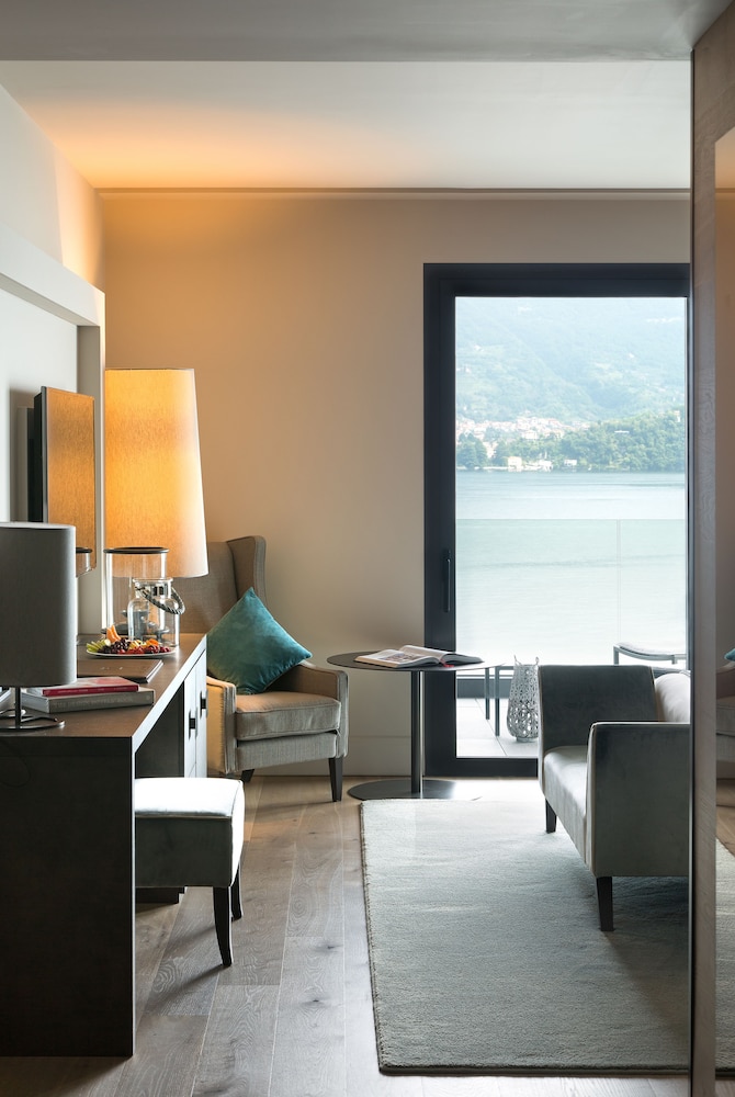 Deluxe Room, Lake View