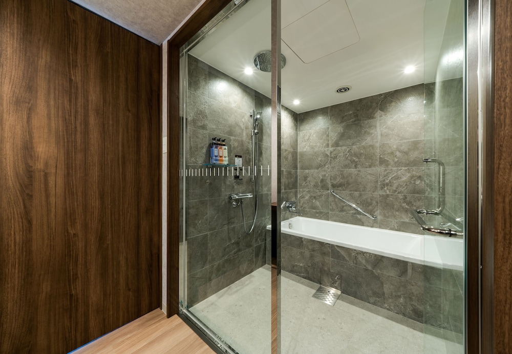 Executive Room, Non Smoking (For 3 guests) - Photo 7