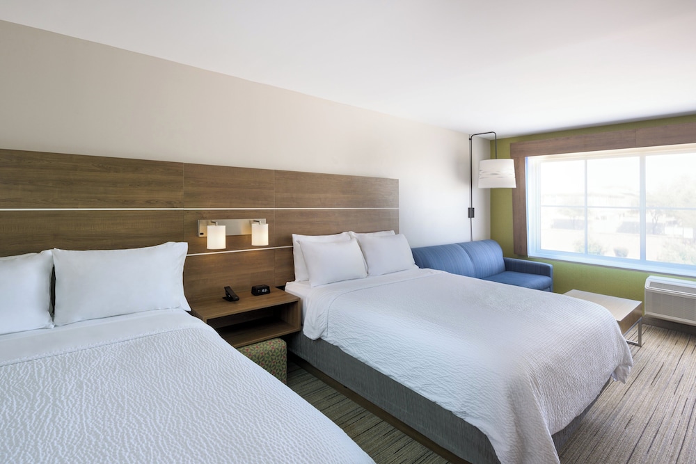 Suite, 2 Queen Beds, Accessible (Communications) - Photo 1