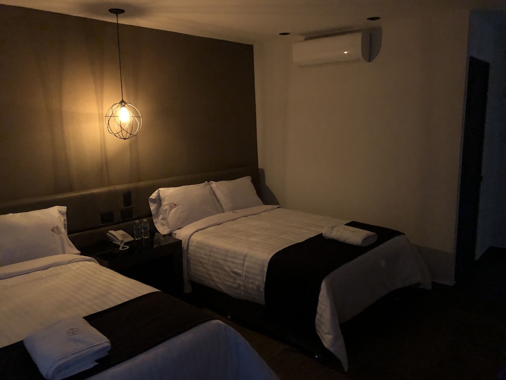 Deluxe Room, 2 Double Beds, Courtyard View photo 2