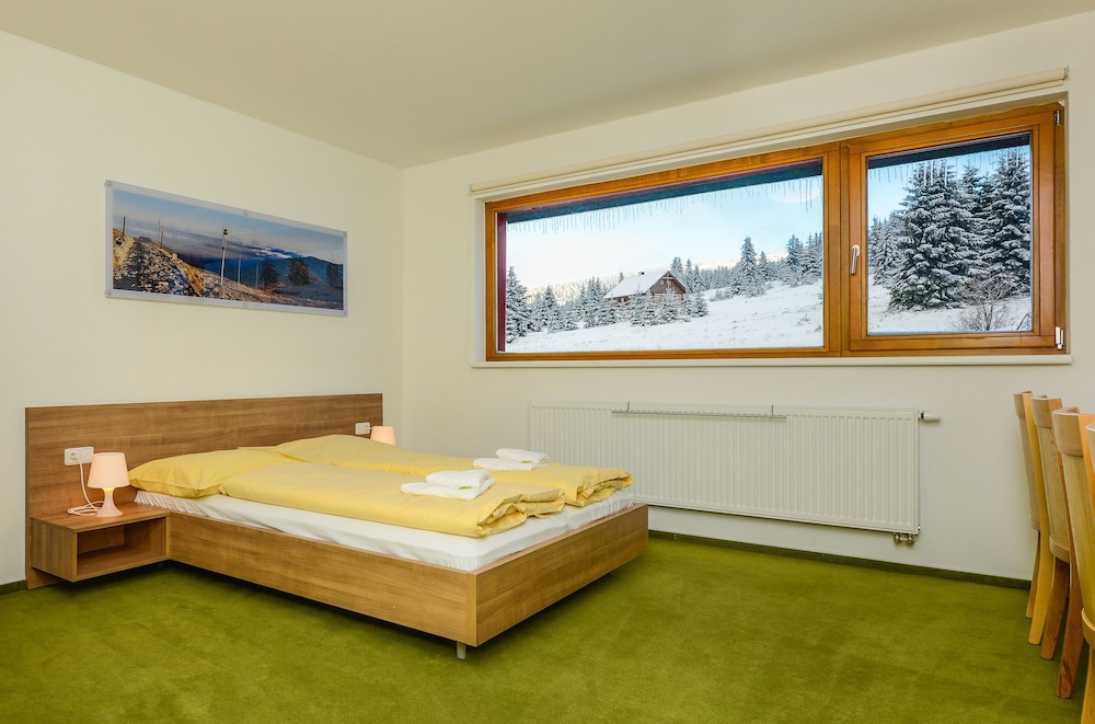 Suite (4 Adults) photo 3