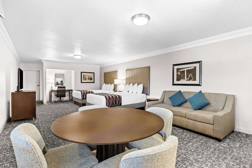 Suite, Multiple Beds, Non Smoking, Kitchen (Living Room;with Sofabed) photo 2