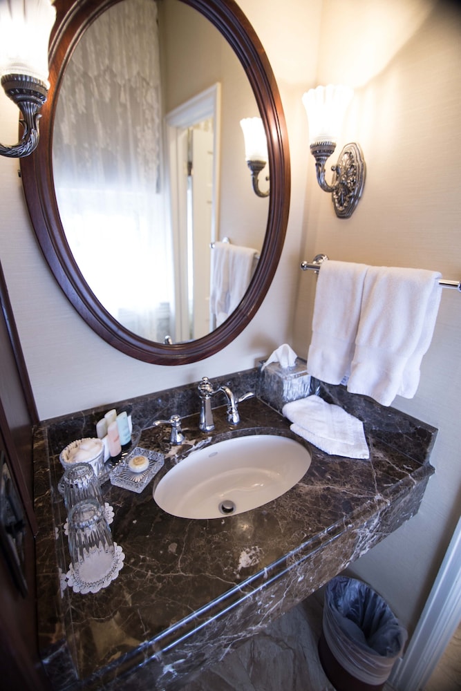 Executive Room, 1 Queen Bed photo 3