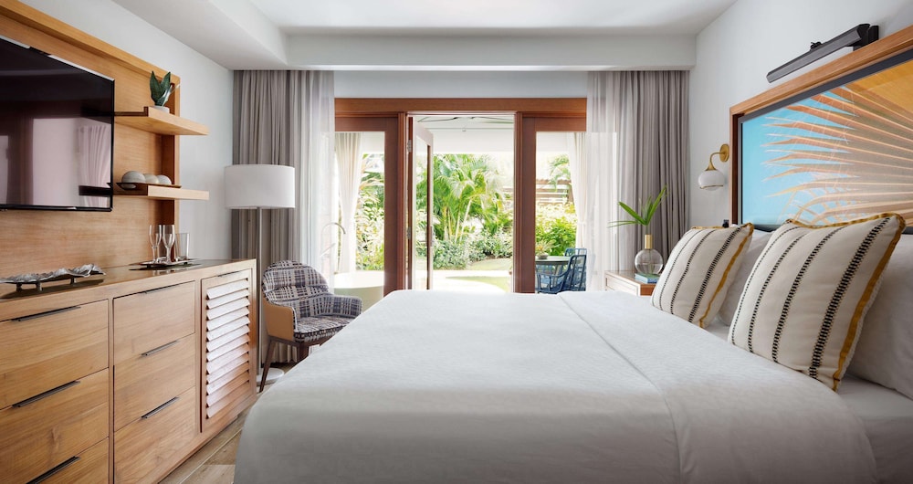 Luxury Room, Patio, Poolside