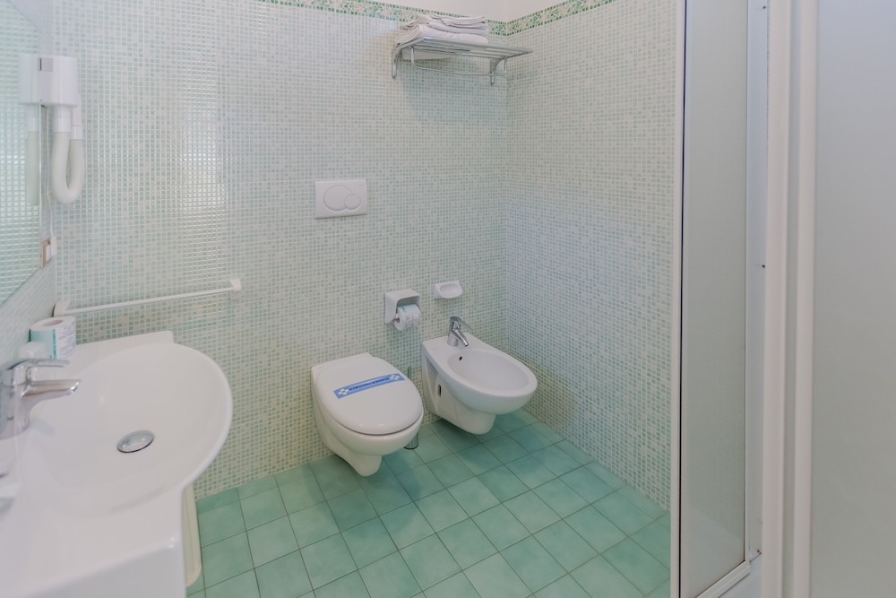 Classic Double or Twin Room - Photo 2