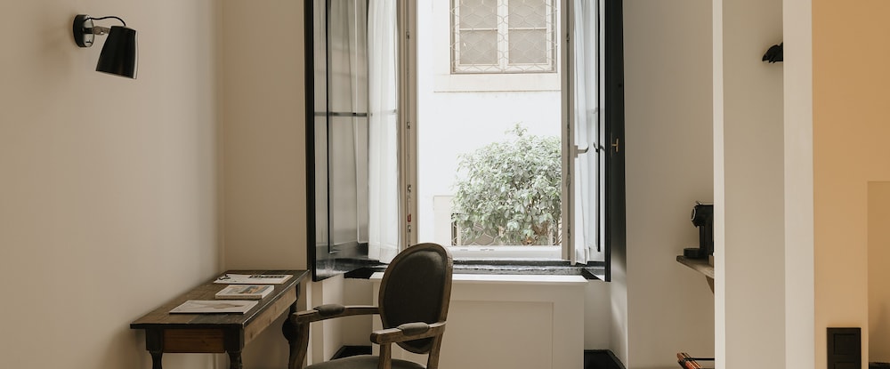 Standard Room (Interior Patio View) photo 1