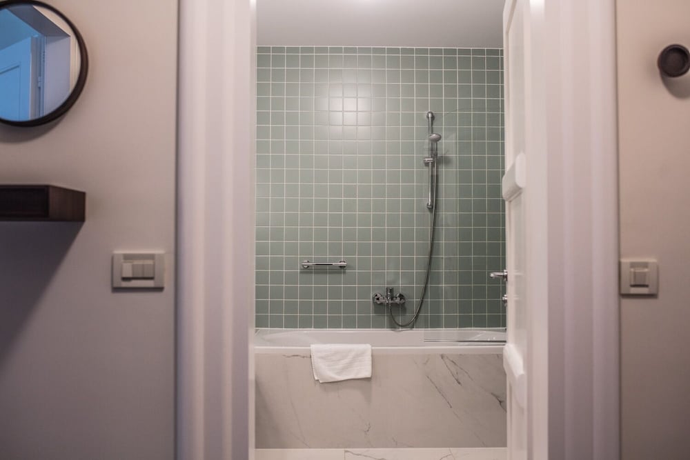 Standard Double Room - Photo 5