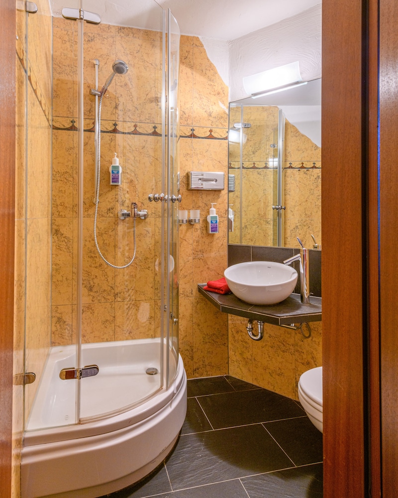 Single Room photo 3