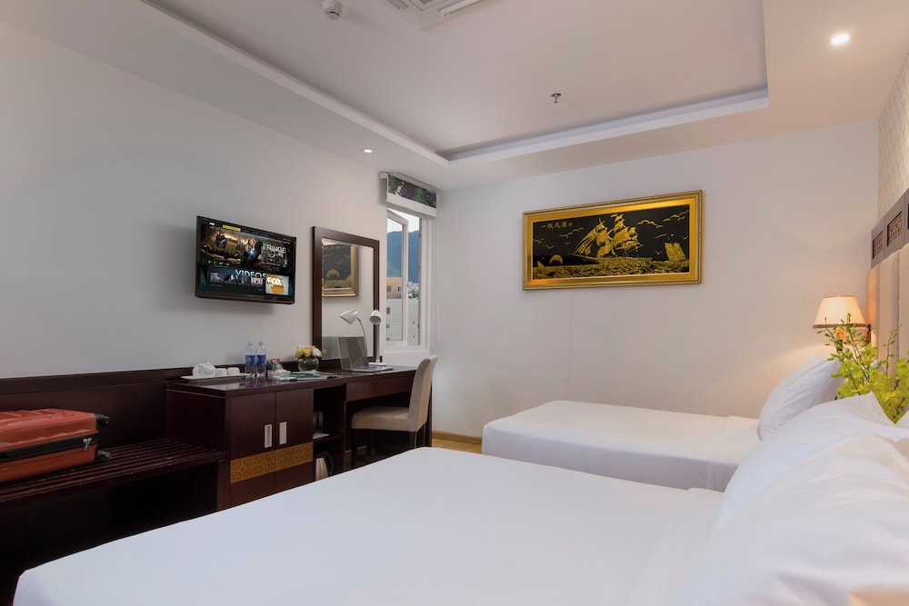 Superior Triple Room photo 2