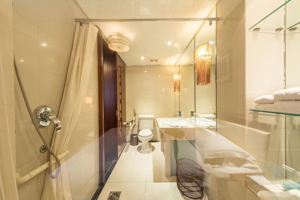 Executive Room, 1 King Bed - Photo 5