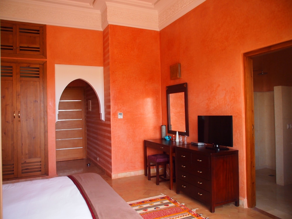 Superior Double Room, 1 King Bed, Terrace, Park View photo 3