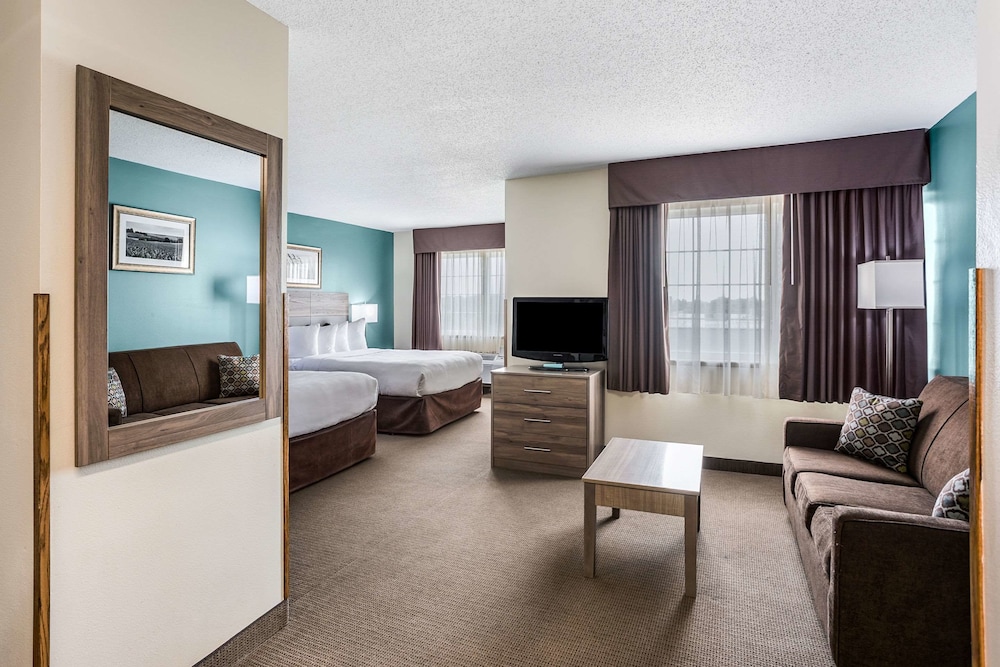Suite, Multiple Beds, Non Smoking photo 2