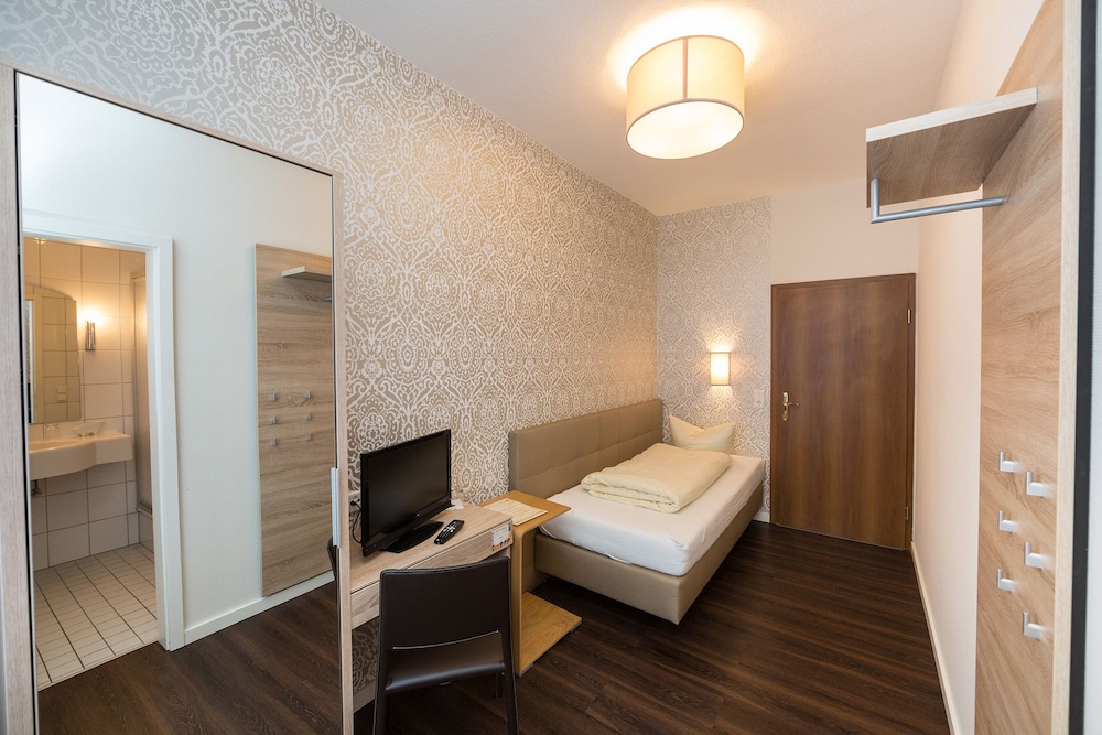 Single Room photo 2