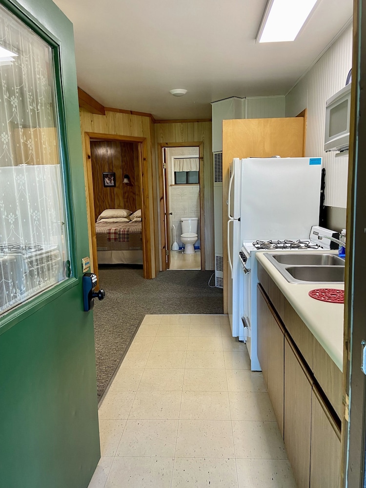 Cabin 8 photo 3