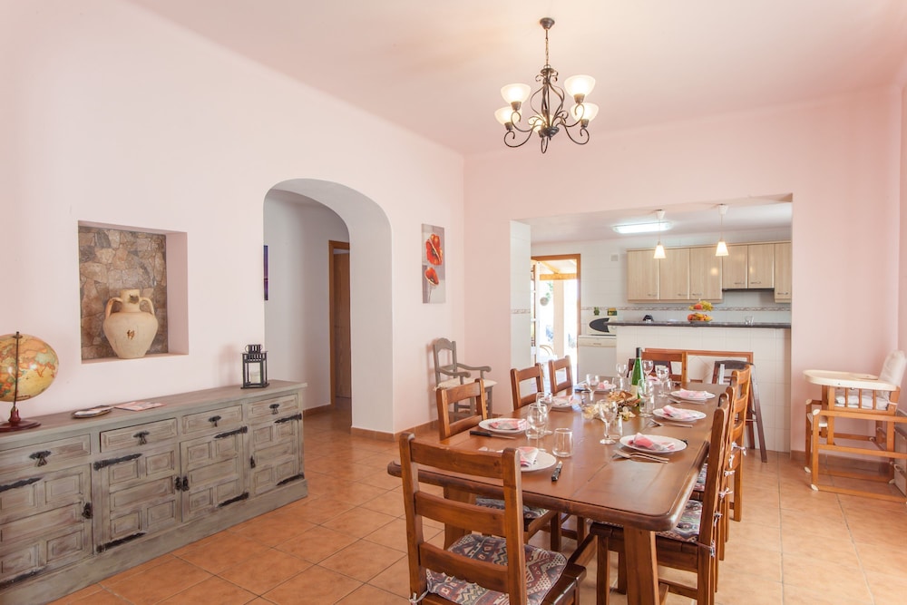 Villa photo 3