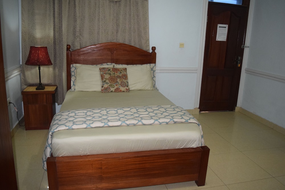 Standard Room, 1 Queen Bed, Ground Floor photo 1