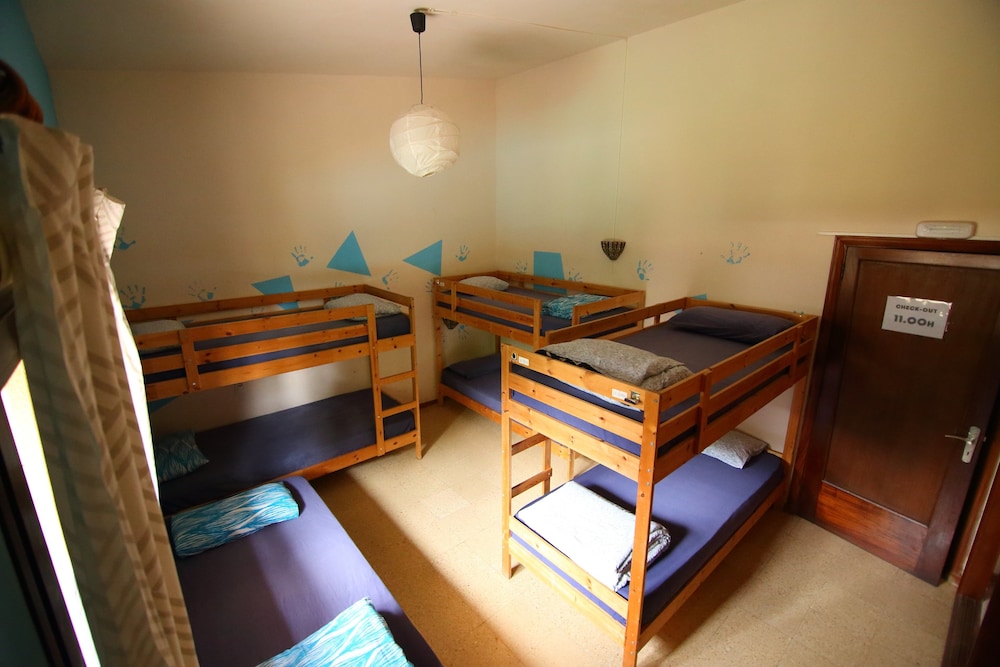 Shared Dormitory, Mixed Dorm, Shared Bathroom (1 bed in a 6-Bed Dormitory Room) photo 3