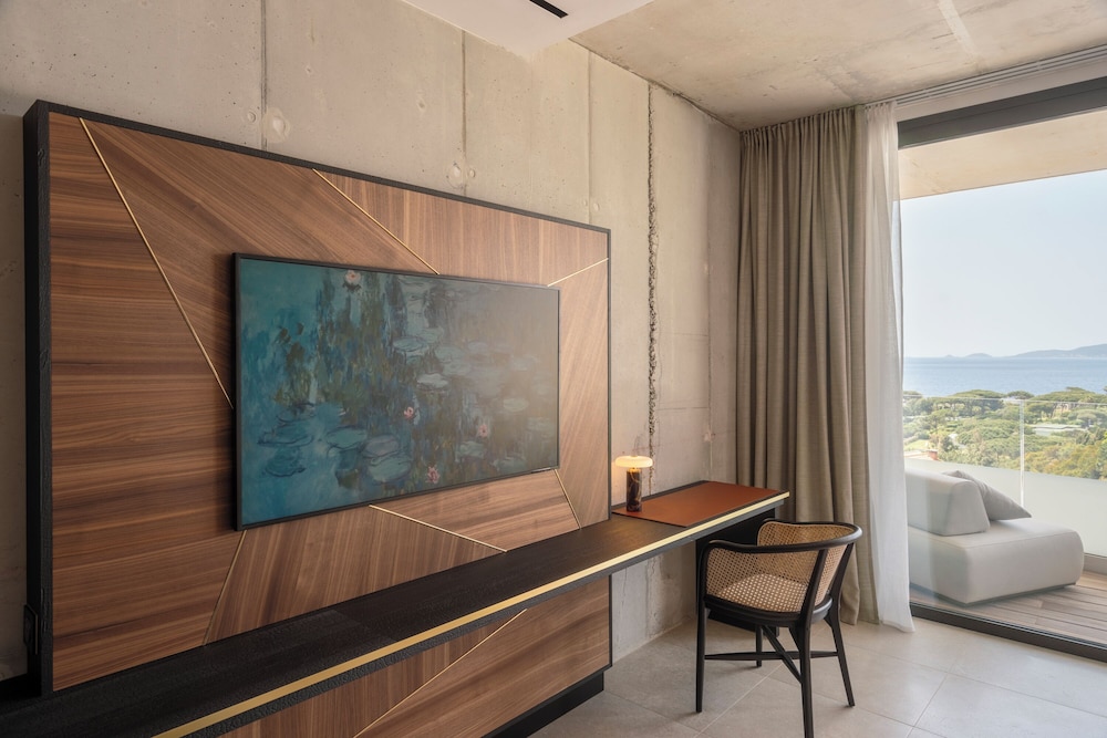 Comfort Suite photo 3