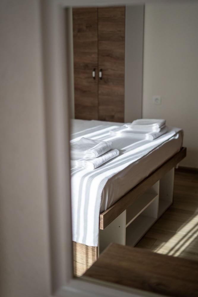 Standard Double Room - Photo 4