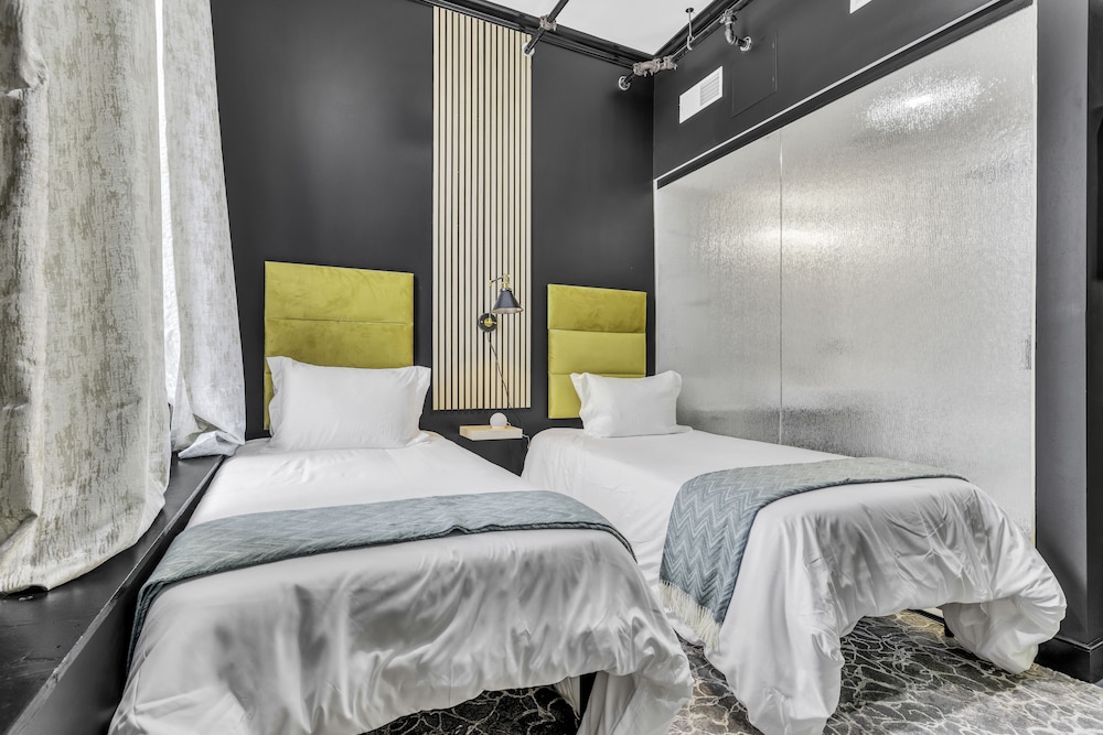 Deluxe Room, 2 Twin Beds, City View photo 1