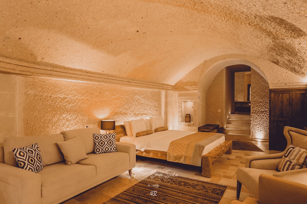 Imperial Cave Suite photo 2