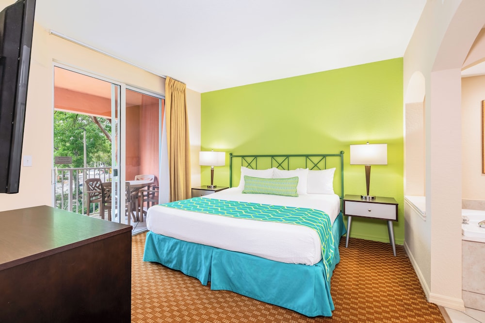 Two Bedroom Suite - Photo 3