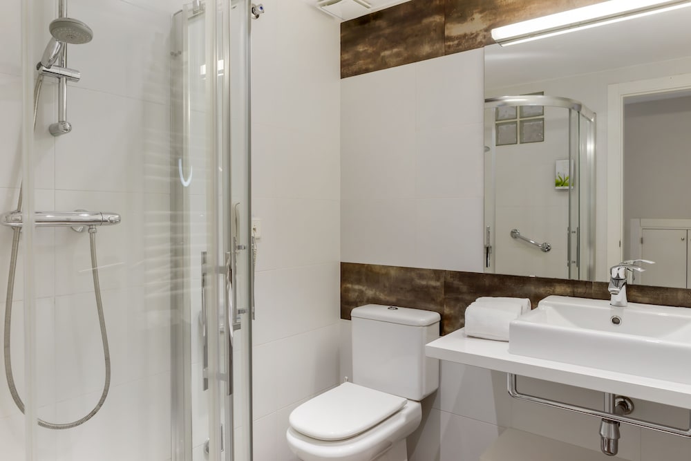 Apartment, 2 Bedrooms - Photo 8