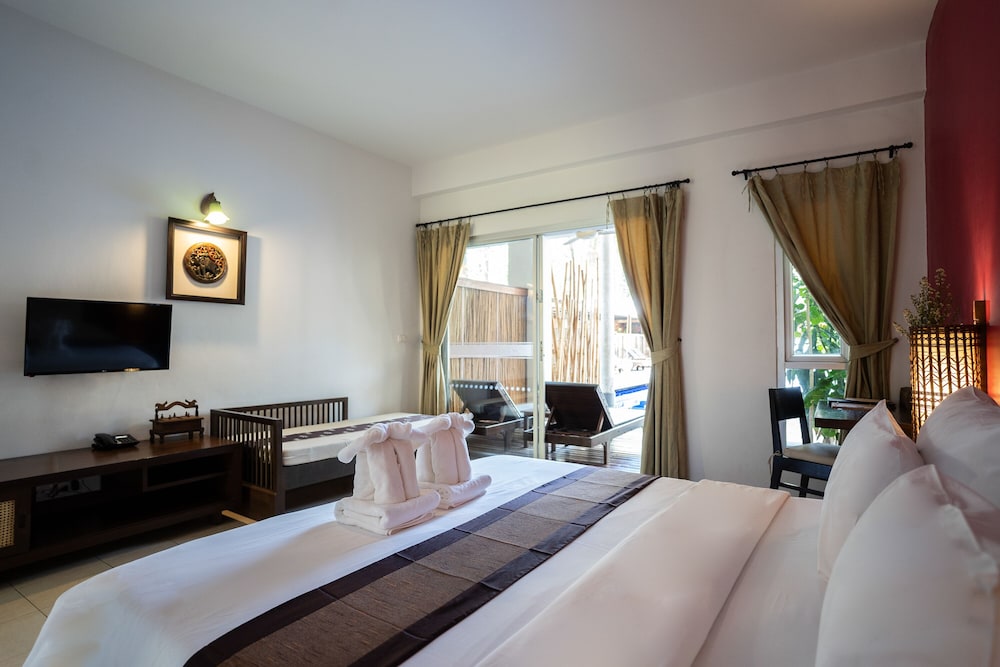 Room, Pool Access