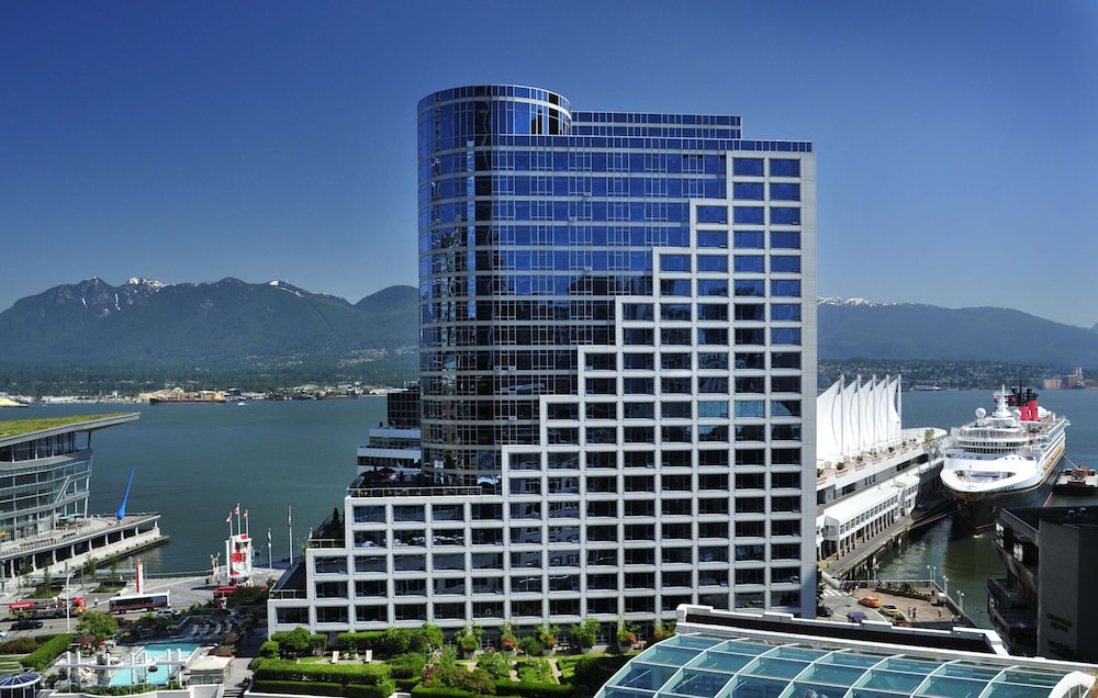 Fairmont City View Room, 1 Queen Bed thumbnail 5