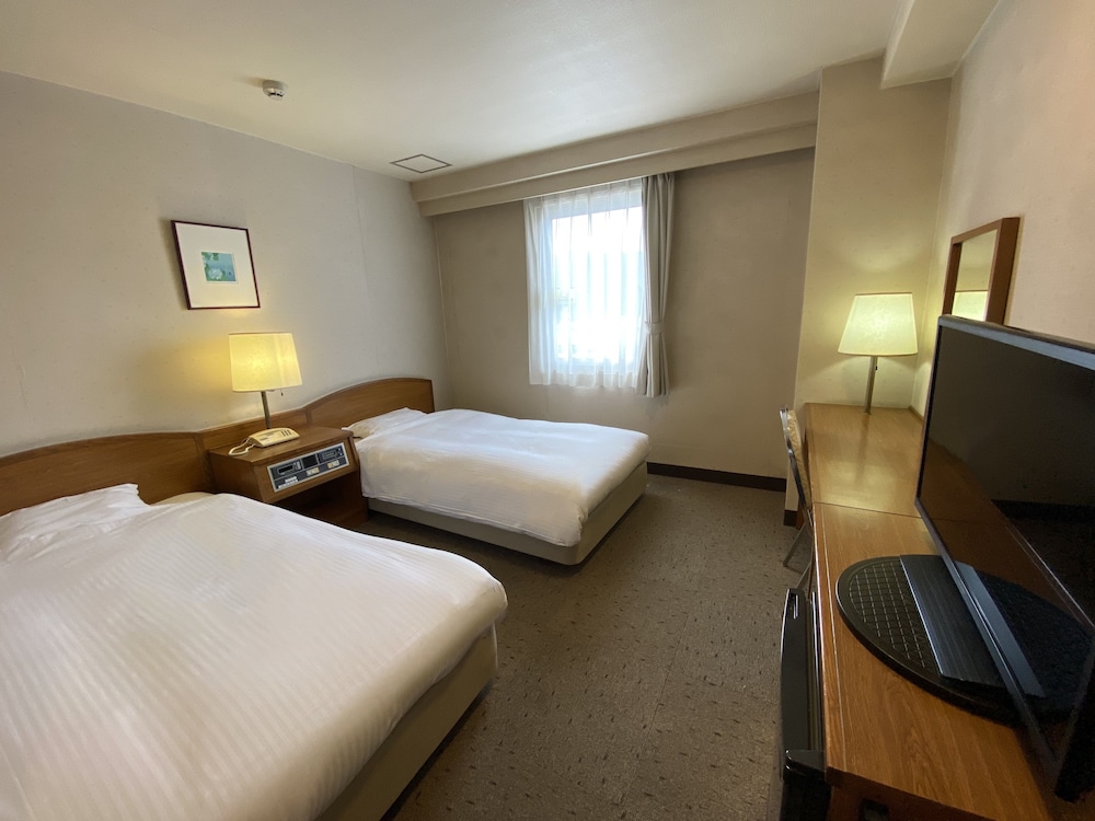 Basic Twin Room, Non Smoking - Photo 1