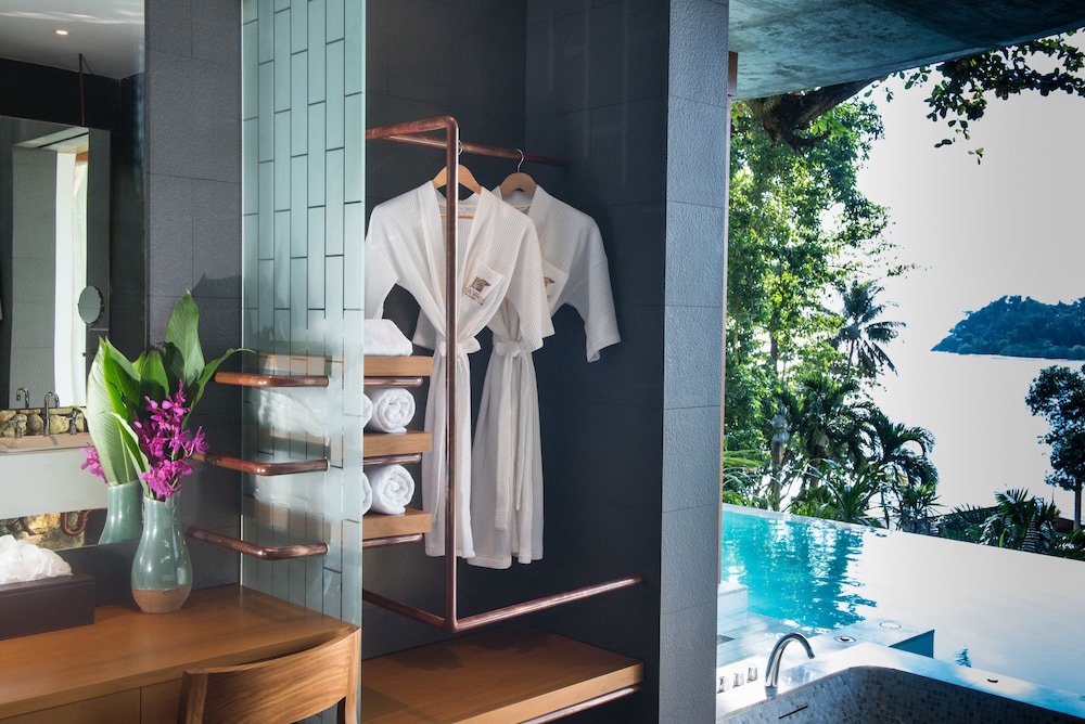 Pool Villa Suite photo 3
