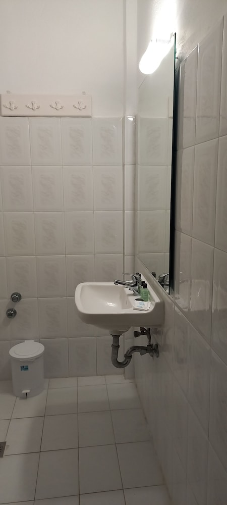 SEA VIEW APARTMENT FOR 4 PERSONS - 7 - Photo 10