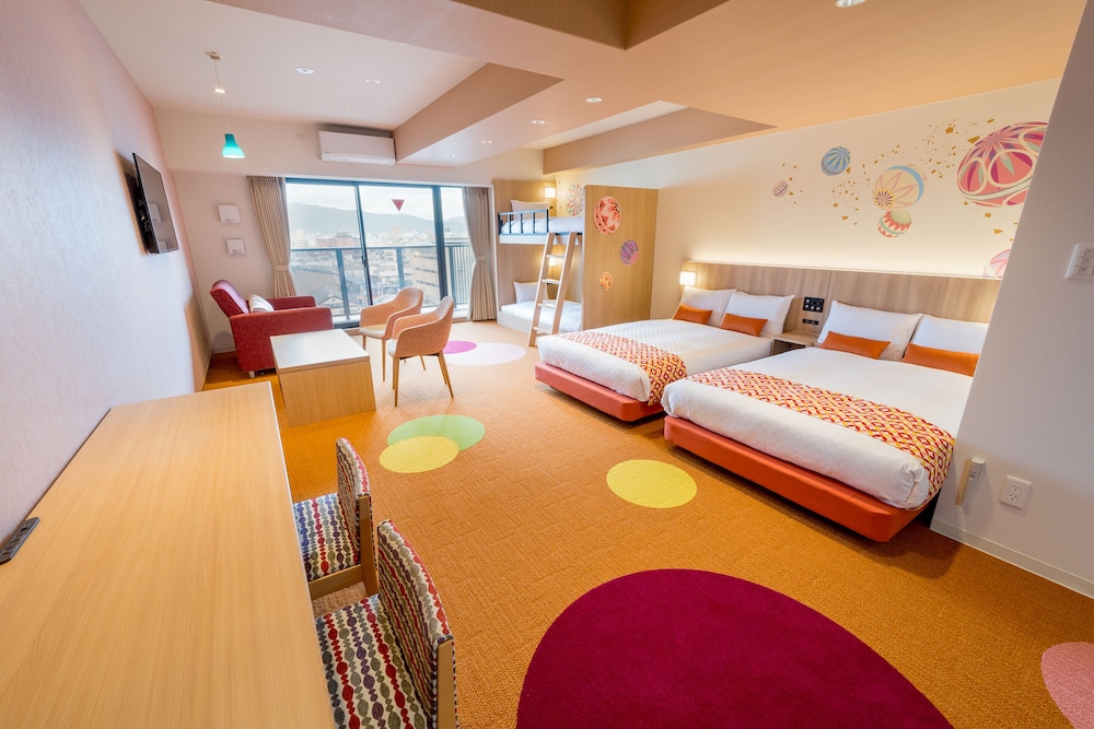 Mari Room - 2 Semi-double with bunk & sofa bed (Please see all policies and info before you book) - Photo 1