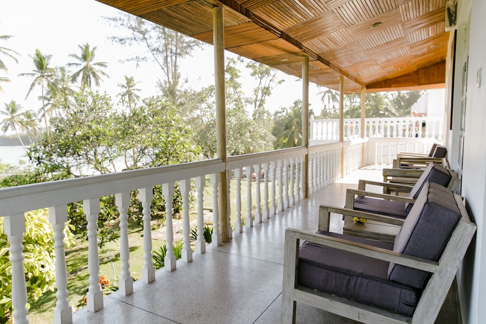 Deluxe Room, 1 Bedroom, Ocean View, Oceanfront photo 3