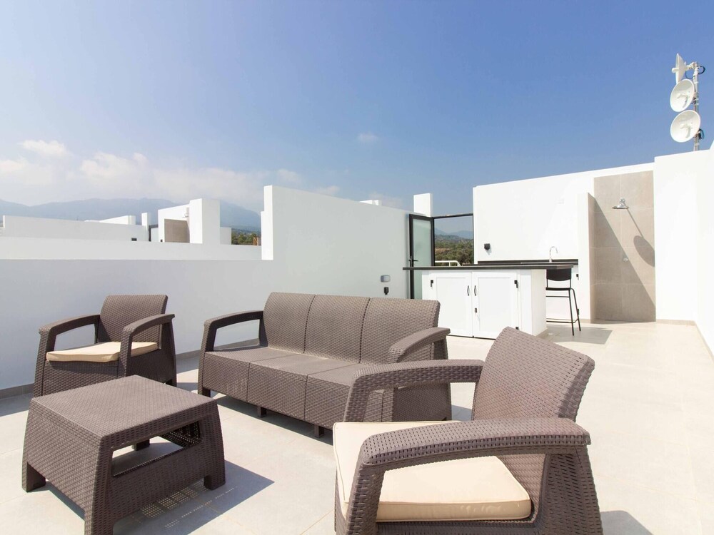 Apartment, 2 Bedrooms, Balcony, Garden View photo 2