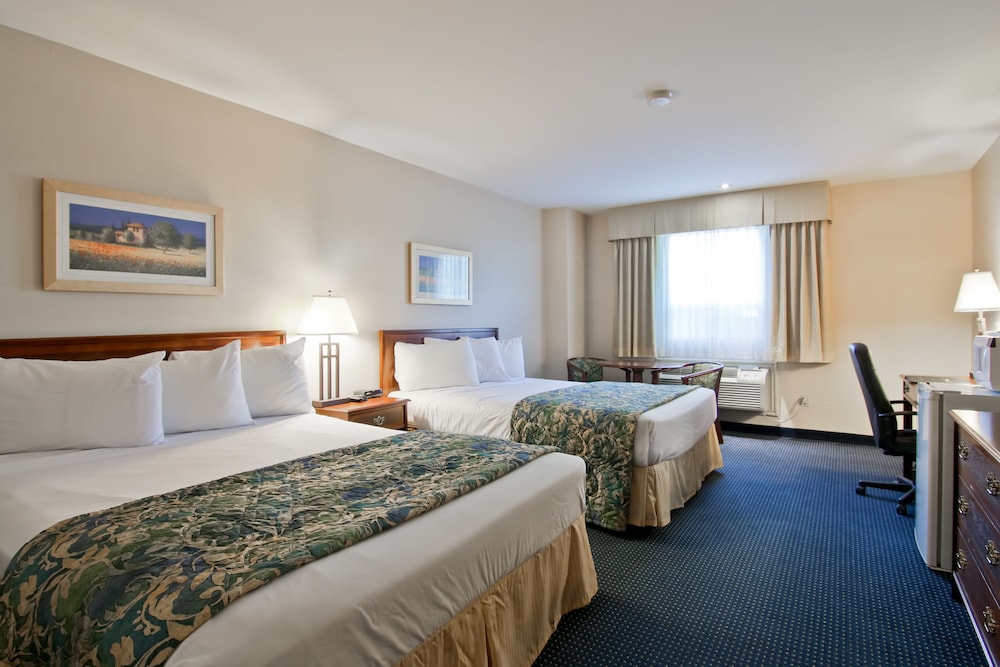 Standard Room, 2 Queen Beds - Photo 2