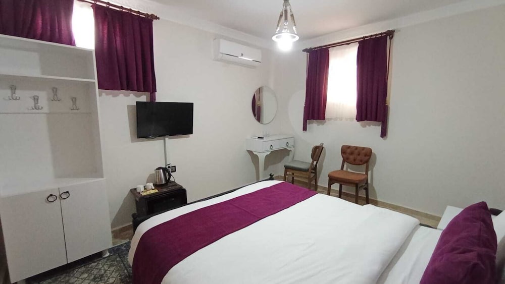 Sahmeran Room