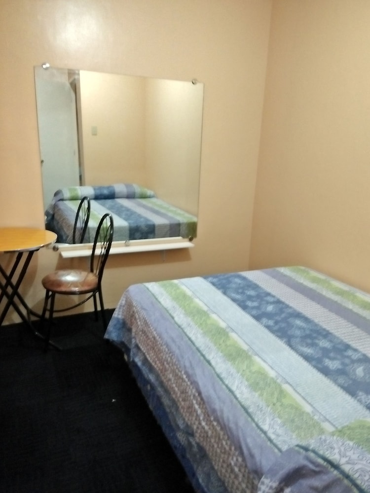 Room, 1 Queen Bed photo 2